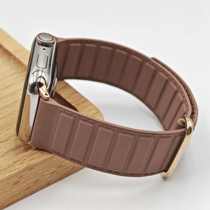 For Apple Watch Series 9 45mm Reverse Buckle Magnetic Silicone Watch Band(Rose Buckle Rouge)