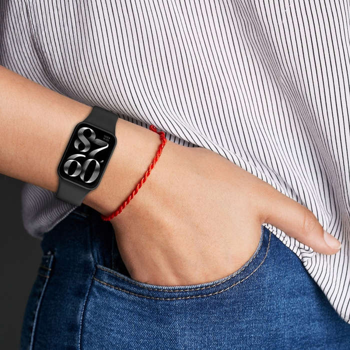 For Xiaomi Smart Band 9 Pro / 8 Pro Solid Color Black Buckle Silicone Watch Band(Red)