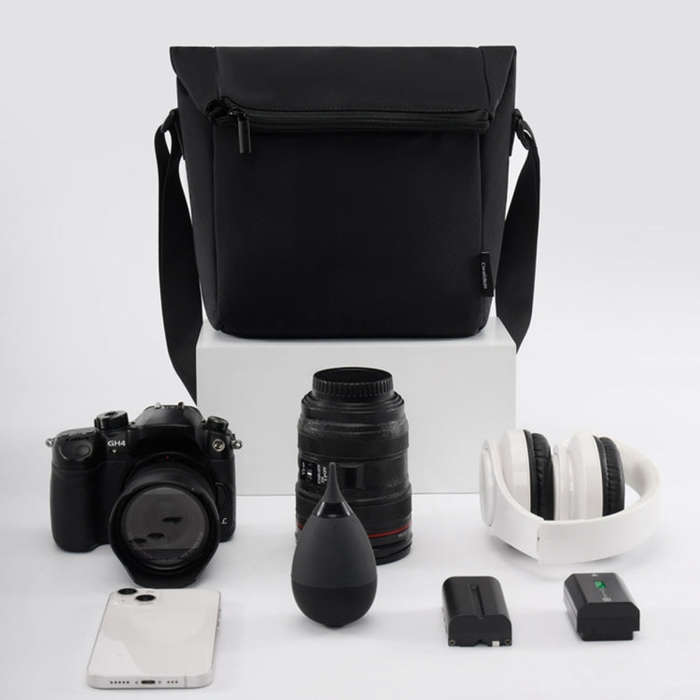Cwatcun D103 Crossbody Camera Bag Photography Lens Shoulder Bag, Size:22.5 x 19.5 x 8cm(Black)