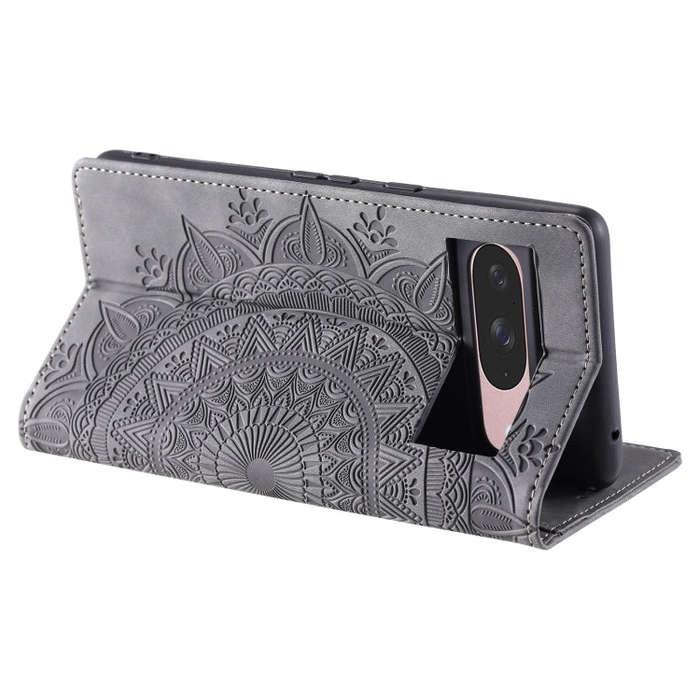 For Google Pixel 9 / 9 Pro Totem Embossed Magnetic Leather Phone Case(Grey)