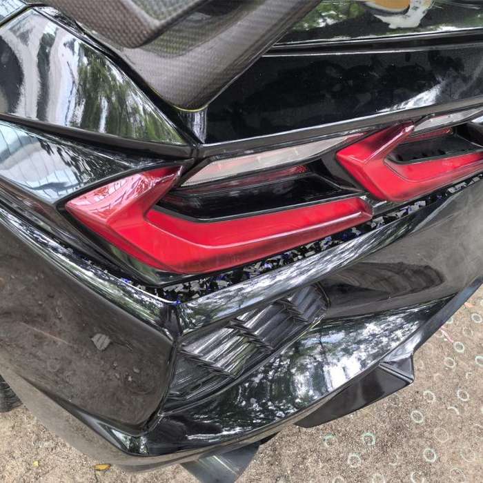 2pcs/Set Forged Gold Foil Carbon Fiber Car Taillight Below Decorative Sticker for Chevrolet Corve...