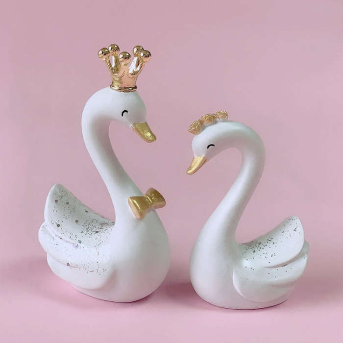 2pcs /Pair Swan Resin Car Decoration Birthday Cake Tanabata Valentine Day Decoration, Color Class...