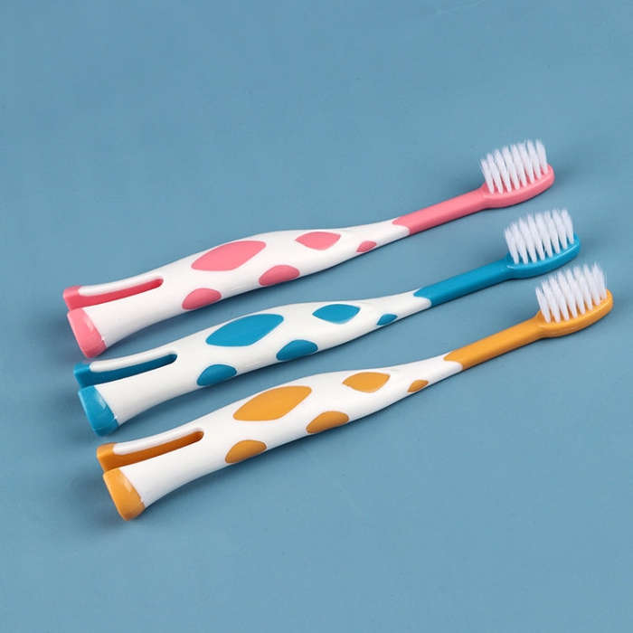 3pcs /Set RAOYI Giraffe Fine Hair Children Toothbrush Baby Cartoon Toothbrush(Yellow+Blue+Red)
