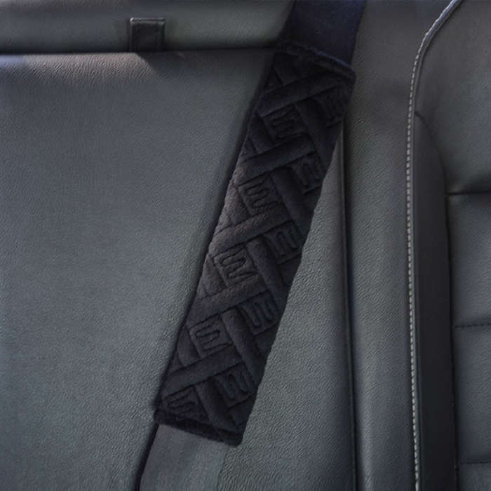1pair Car Plush Seat Belt Embroidered Shoulder Pad Cover(Black)