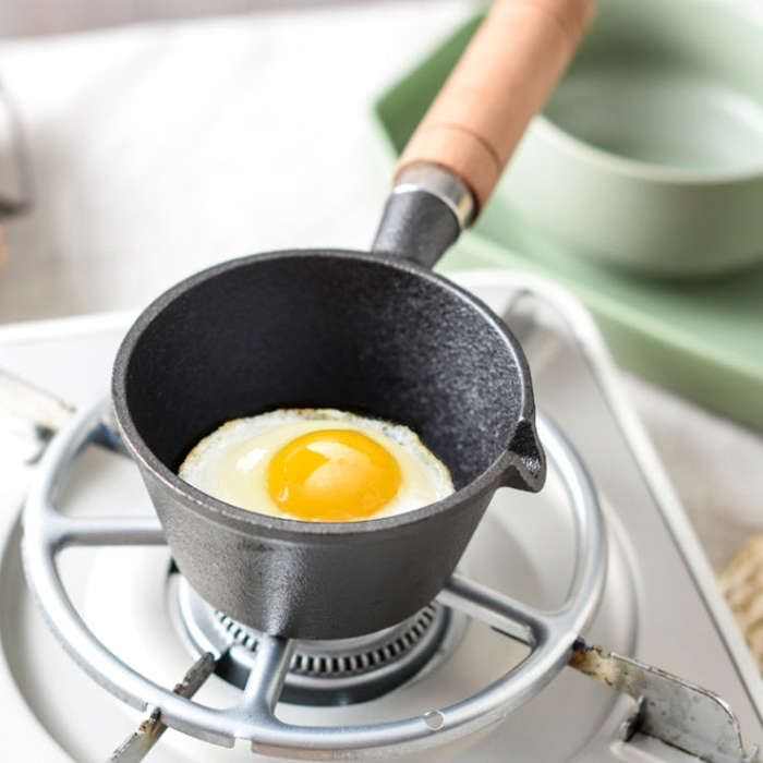 Mini Hot Oil Skillet Wooden Handle Cast Iron Pot Household Omelette Pan, Caliber: 11x6cm