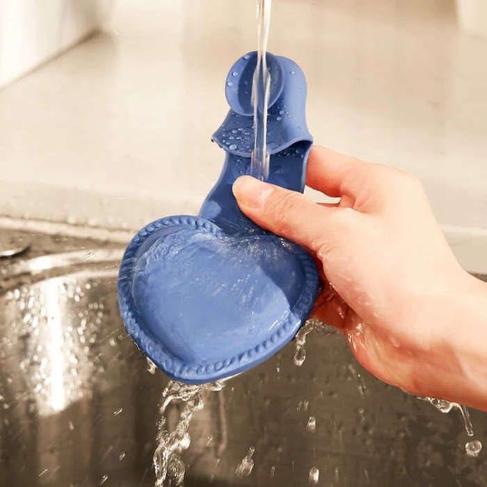 2pcs Heart-shaped Heat Insulation Anti-scalding Gloves Silicone Non-slip Bowl and Plate Clamp(Blue)