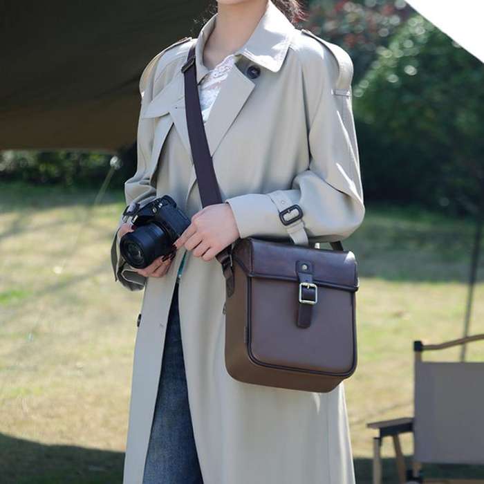 Cwatcun D185 Medium Shoulder Leisure Camera Bag Vintage PU Waterproof Micro SLR Camera Storage Ba...