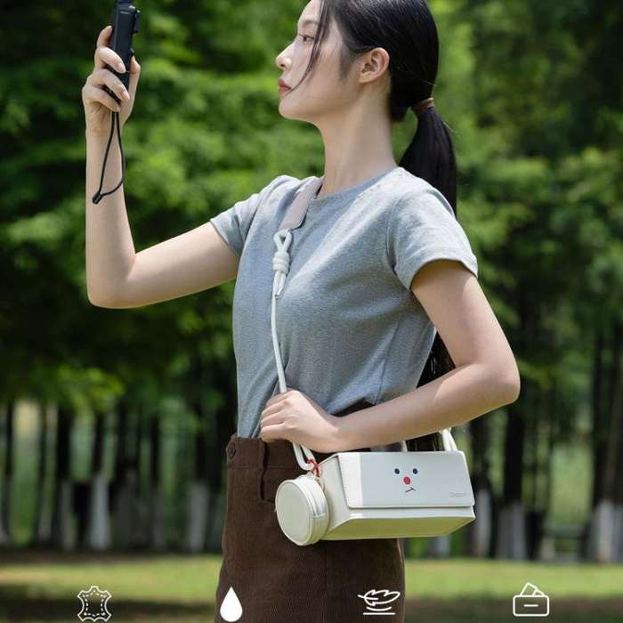 For DJI Pocket 3 Cwatcun D195 Medium Pocket Tripod Camera Bag Camera Accessories Shoulder Bag(White)