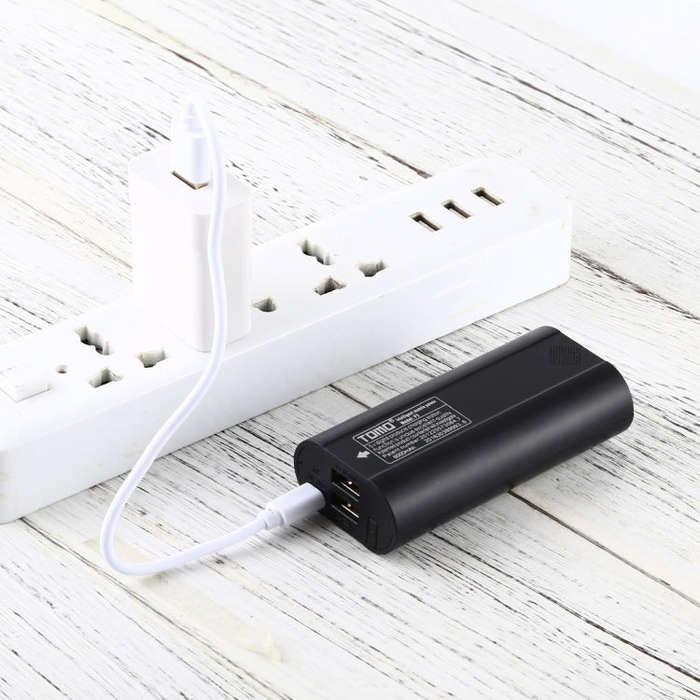 TOMO P2 USB Smart 2 Battery Charger with  Indicator Light for 18650 Li-ion Battery(Black)