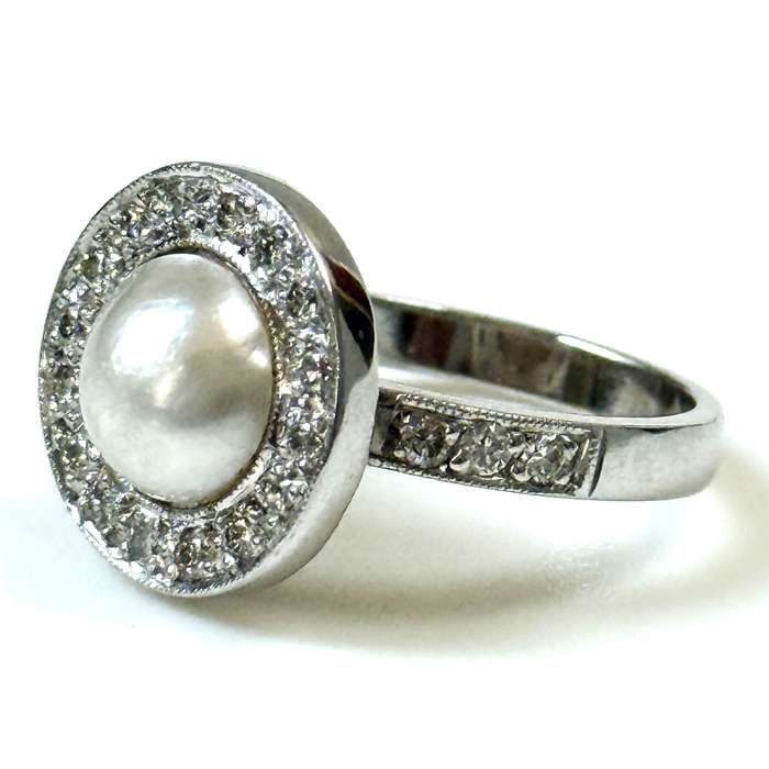 18ct White Gold, Pearl and Diamond Ring