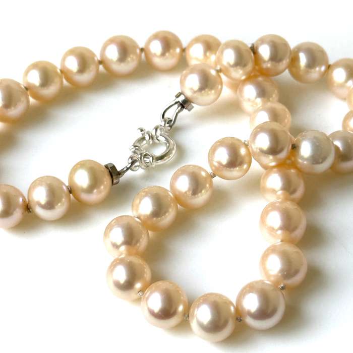 Vintage Pearl Necklace with Silver Clasp