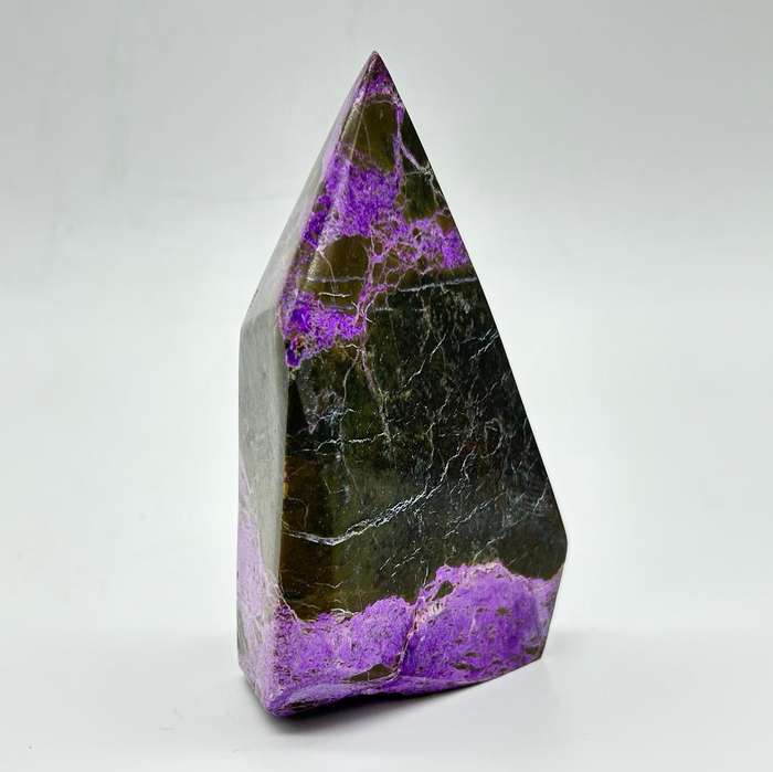 Freeform Stichtite-in-Serpentine