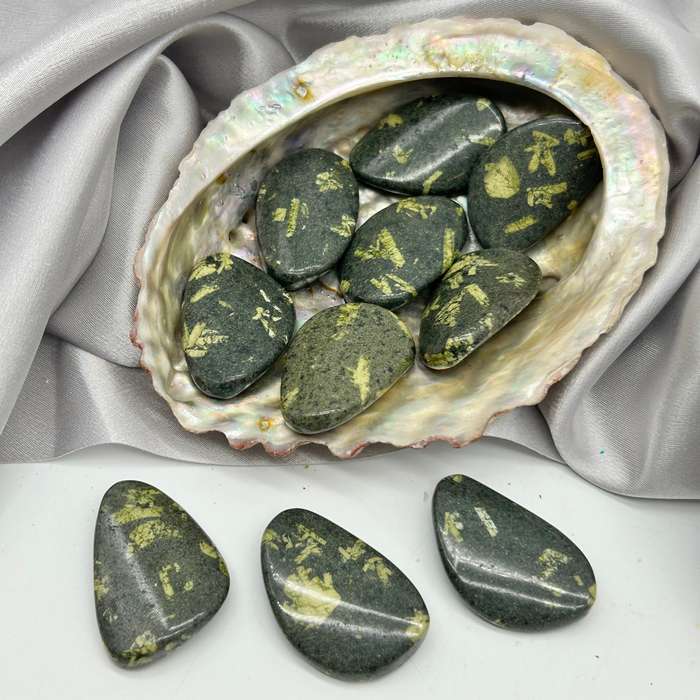 Green Chrysanthemum Stone