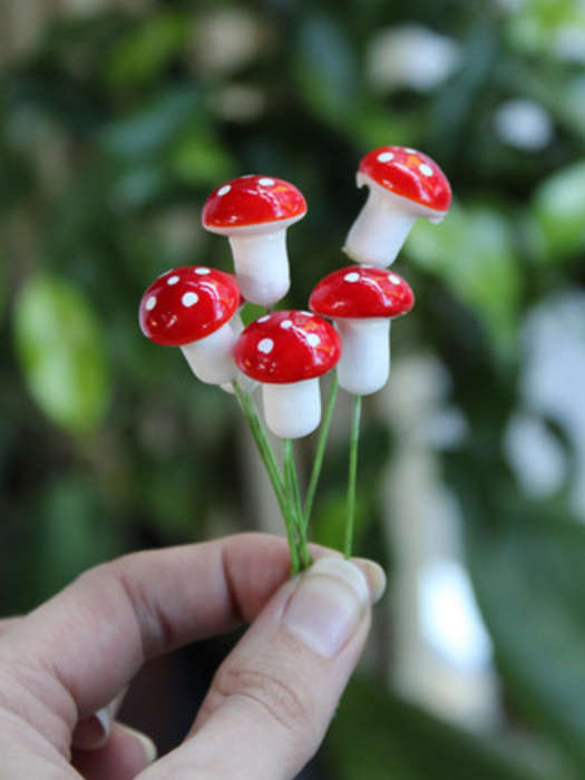 3cm Polystyrene Mushroom Cake Topper 6pc