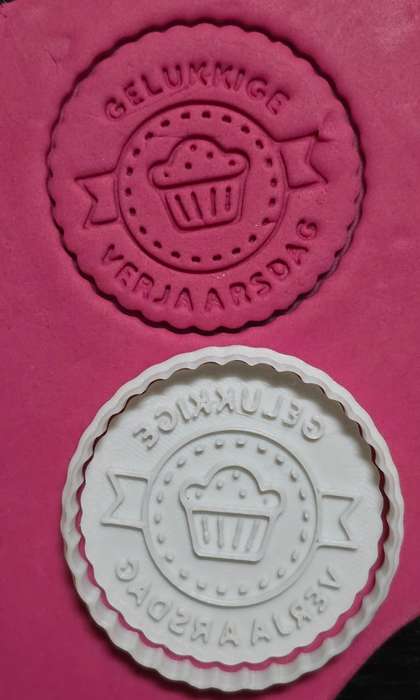ST122 Gelukkige Verjaarsdag Cupcake Stamp