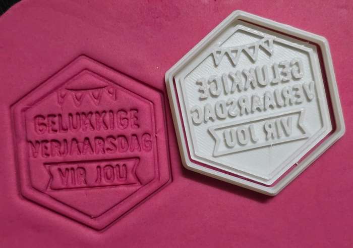 ST125 Gelukkige Verjaarsdag Cupcake Stamp