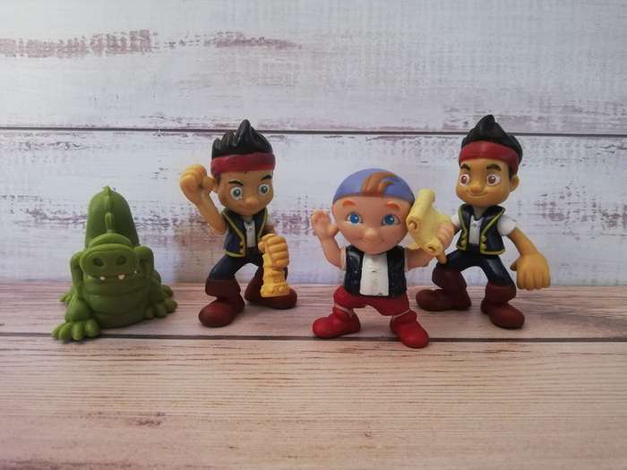 Jake and the Neverland Pirates Plastic Figurine Set