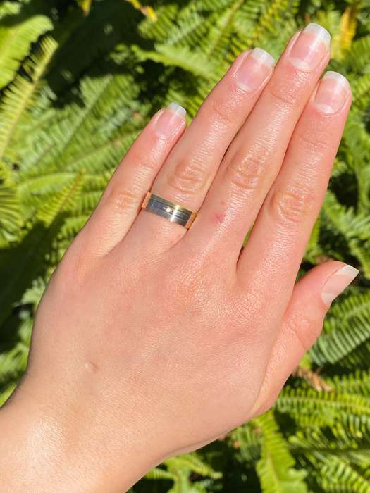 18K tri-colour gold diamond ring, circa 1970's.