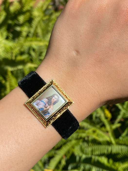 18K gold handpainted miniature necklace or bracelet of Varvara Rimskaya-Korsakova, circa 1980's.