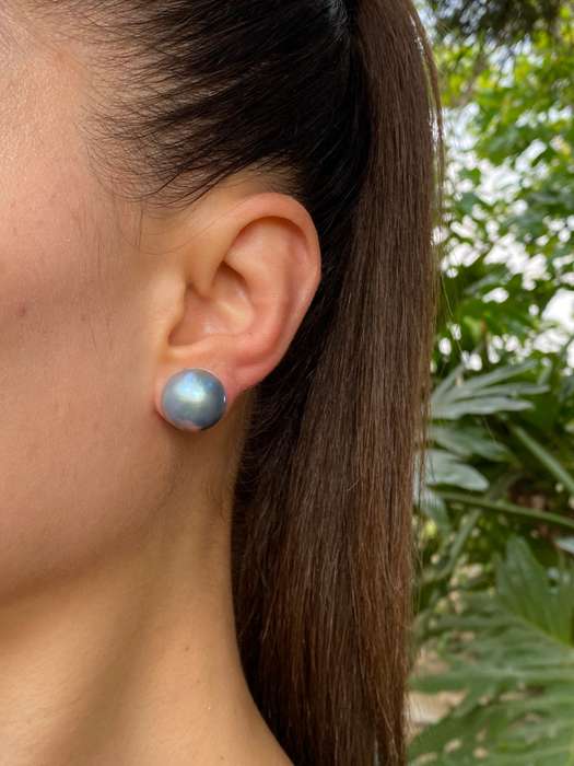 18K gold round mabé pearl stud earrings, circa 1980's.