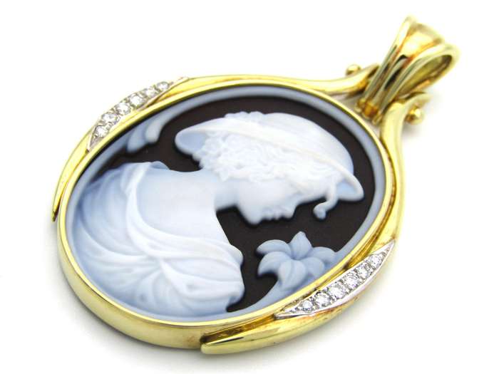 18K gold hard stone cameo and diamond pendant.