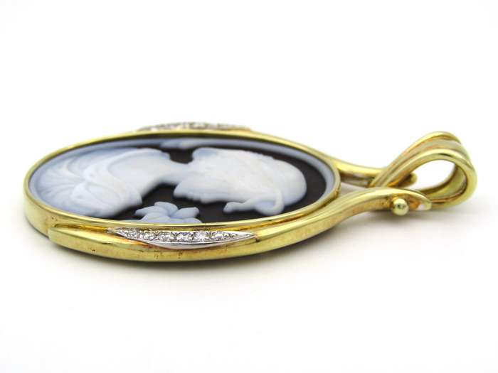 18K gold hard stone cameo and diamond pendant.