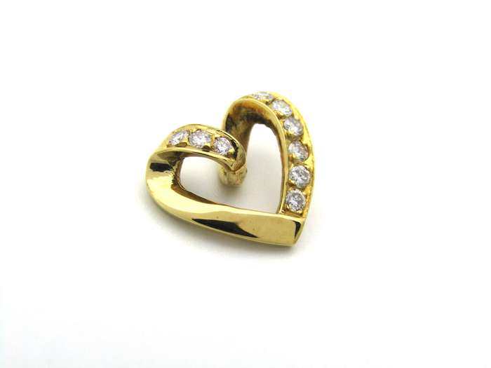 18K gold diamond heart.