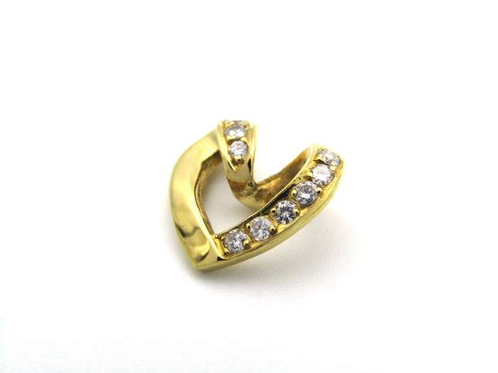 18K gold diamond heart.