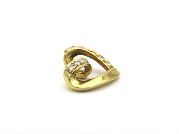 18K gold diamond heart.