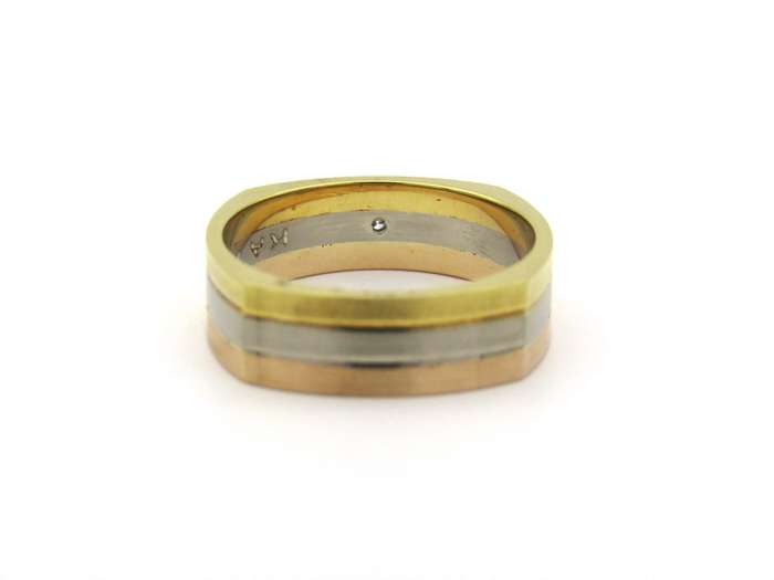 18K tri-colour gold diamond ring, circa 1970's.