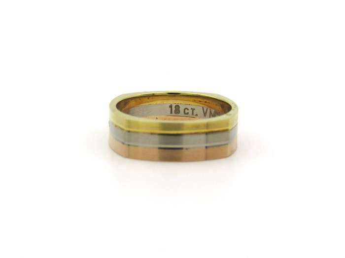 18K tri-colour gold diamond ring, circa 1970's.
