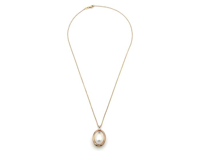 18K tri-gold freshwater pearl pendant with 18K gold chain.