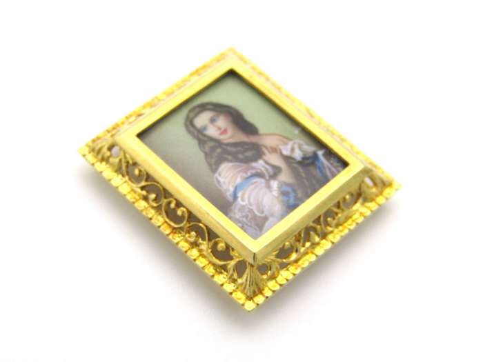 18K gold handpainted miniature necklace or bracelet of Varvara Rimskaya-Korsakova, circa 1980's.
