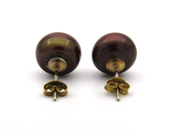9K gold freshwater pearl stud earrings.