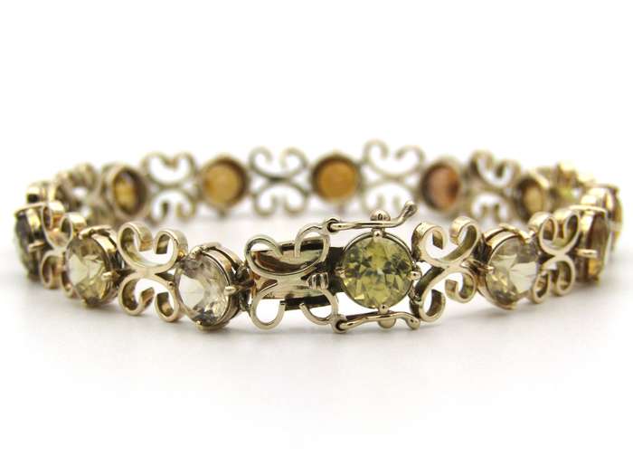 9K gold zircon bracelet.