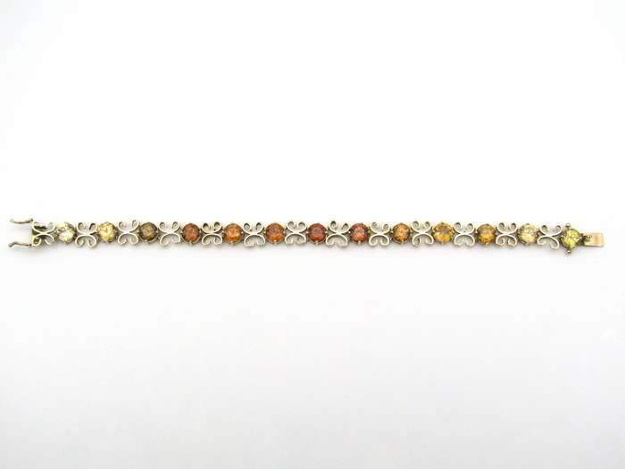 9K gold zircon bracelet.