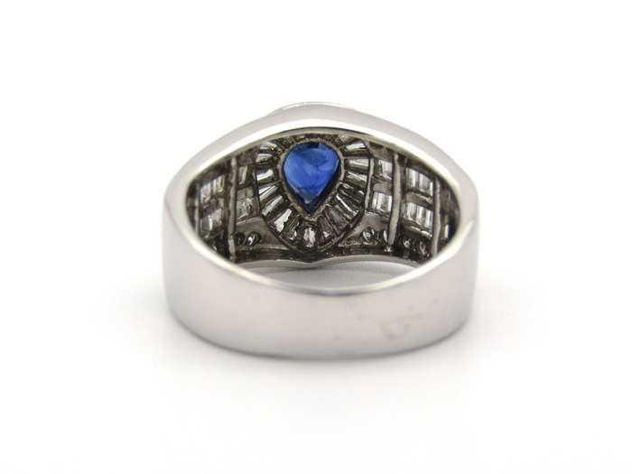 18K gold sapphire and diamond ring.