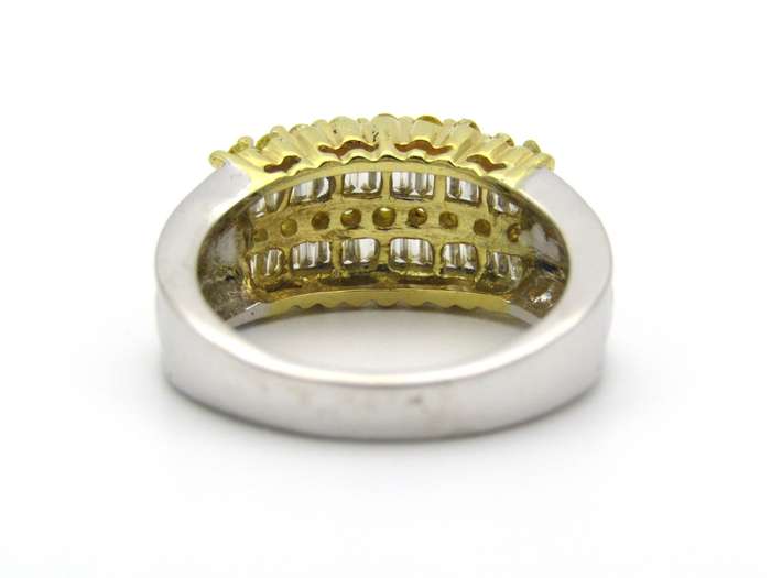 18K gold yellow and colourless diamond ring.