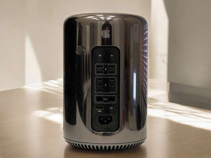 Apple Mac Pro 3.7Ghz Quad-Core Intel Xeon E5 (24GB RAM, 256GB SSD, Space Gray) - Pre Owned / 3 Mo...