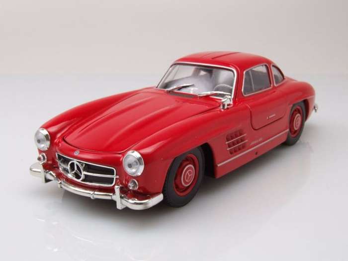 MERCEDES-BENZ 300 SL RED  1/24