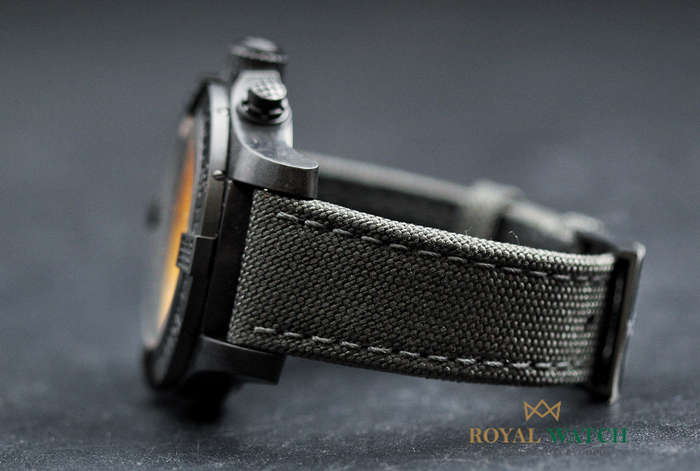 Breitling Avenger Hurricane Breitlight® - XB0170/E41IW1 ()