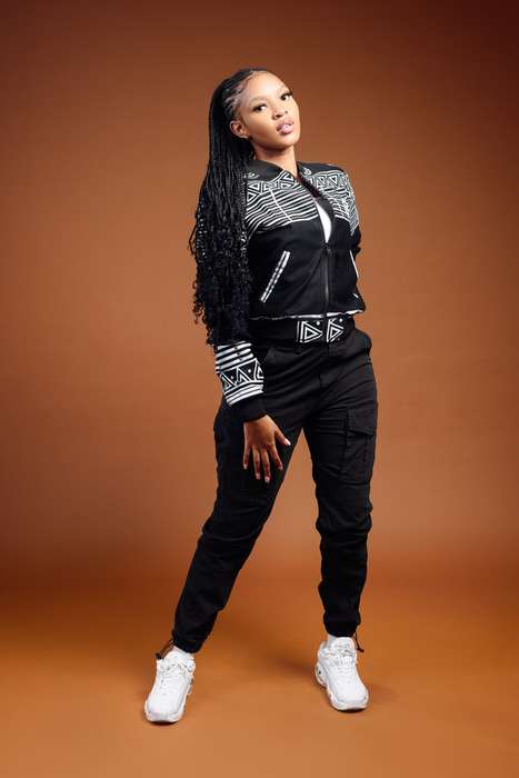 Women's KwaNtu Summer Bomber Jacket- Black 02