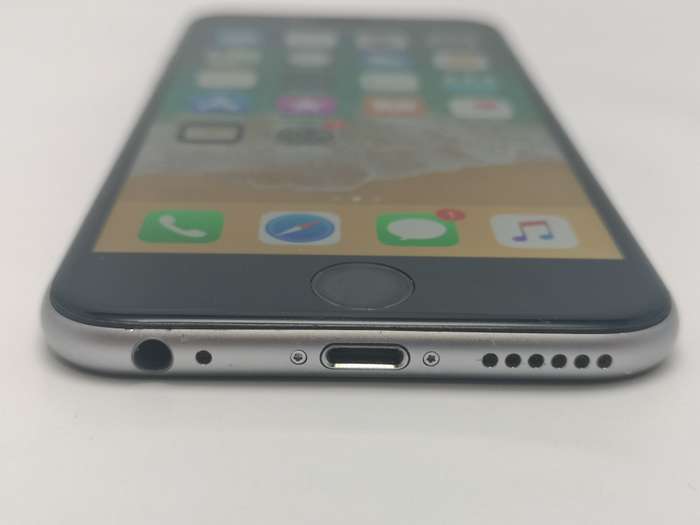 iPhone 6 Space Gray 16GB - No Touch ID - Good Condition! Amazing Value!