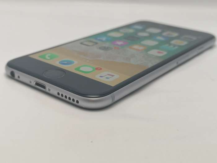 iPhone 6 Space Gray 16GB - No Touch ID - Good Condition! Amazing Value!