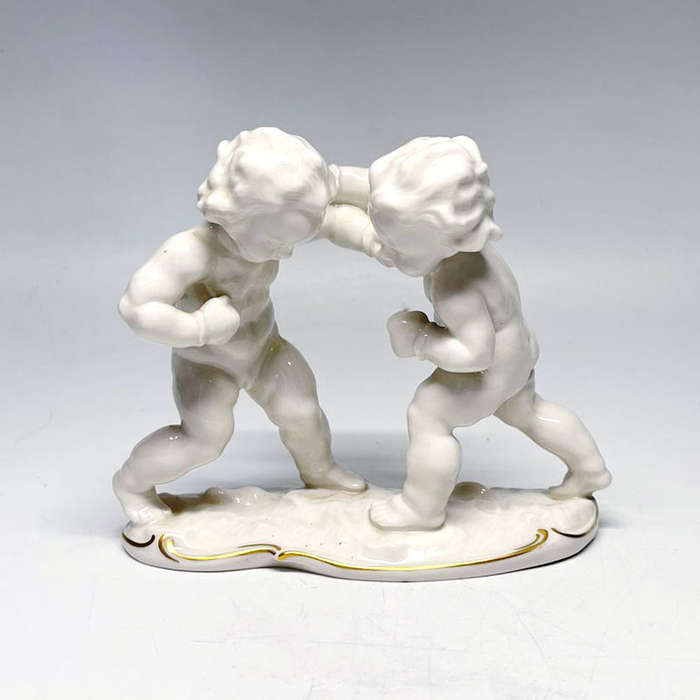 Hutschenreuther Selb Cherubs Putti Boxing Figurine