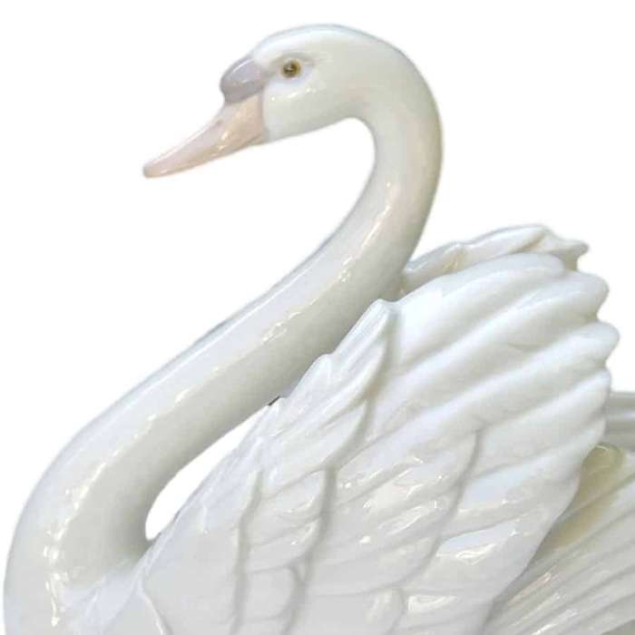 Lladro Swan With Wings Spread Figurine Sculpture C1983 Retired
