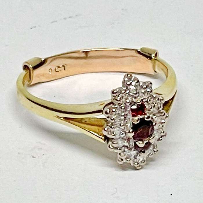 18ct Garnet and Diamond Ring