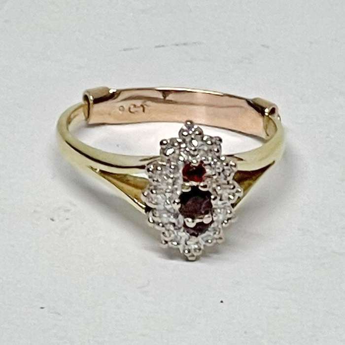 18ct Garnet and Diamond Ring