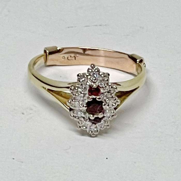 18ct Garnet and Diamond Ring