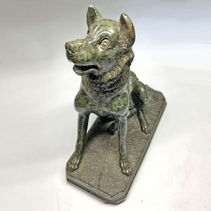 Italian 19th Century Grand Tour Serpentine Carving Of A Dog